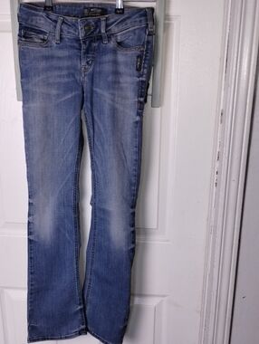 Silver Tuesday Jeans Faded Blue Flare Wide Leg Jeans. 25w 31L